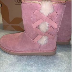 UGG - Koolaburra Suede Bow Short Boots - Victoria